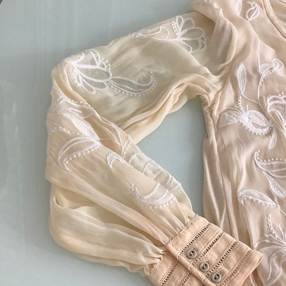 Anthropologie v neck embroidered shear sleeves elastic waist blouse size XS EUC - Picture 7 of 15
